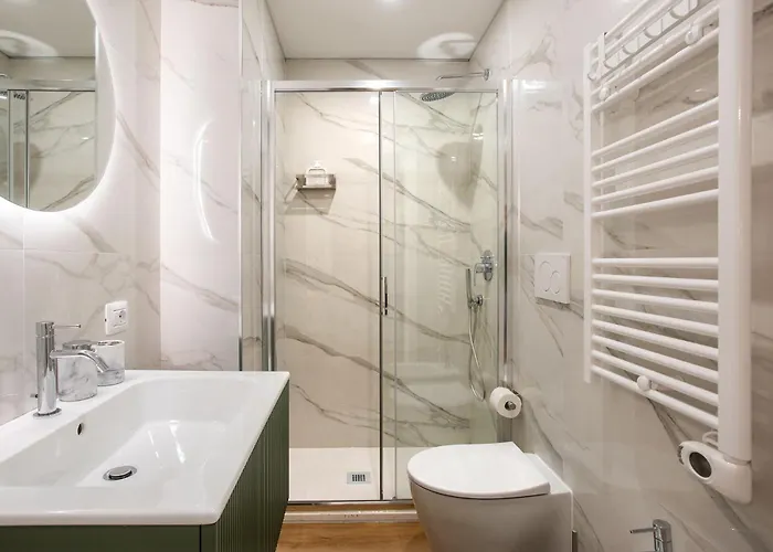 Venus Allbnb 4*